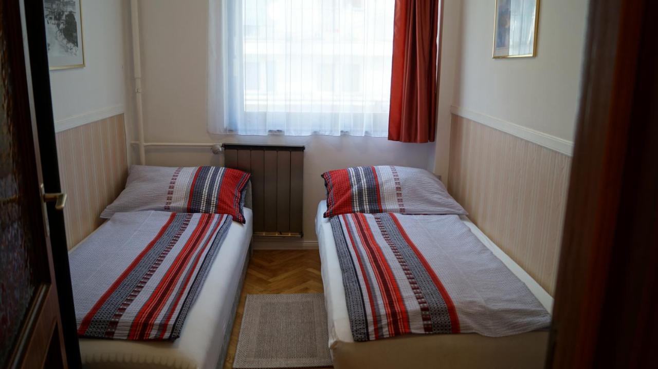 Apartment Sinko - Free Garage Parking, Central, 2 Bedrooms 4 Single Beds, Flexi Check-Out Budapest Exteriör bild