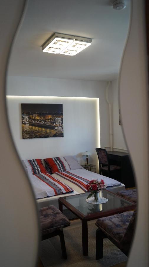 Apartment Sinko - Free Garage Parking, Central, 2 Bedrooms 4 Single Beds, Flexi Check-Out Budapest Exteriör bild