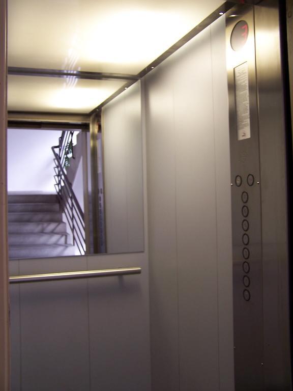 Apartment Sinko - Free Garage Parking, Central, 2 Bedrooms 4 Single Beds, Flexi Check-Out Budapest Exteriör bild